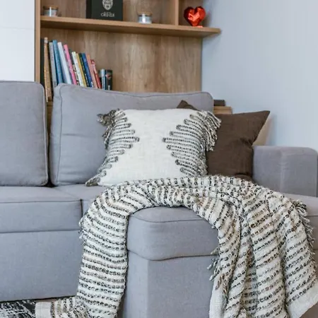 Modern 2 Bedroom In With Terrace Appartement *