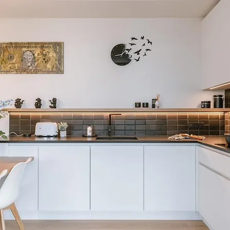 Appartement Modern 2 Bedroom In With Terrace *