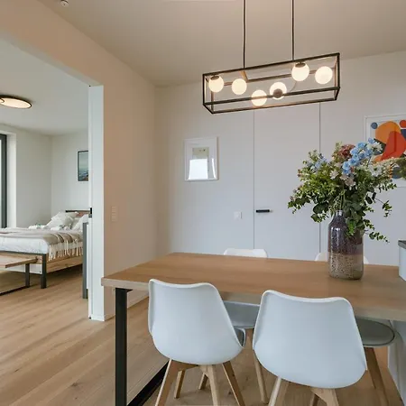 Modern 2 Bedroom In With Terrace *